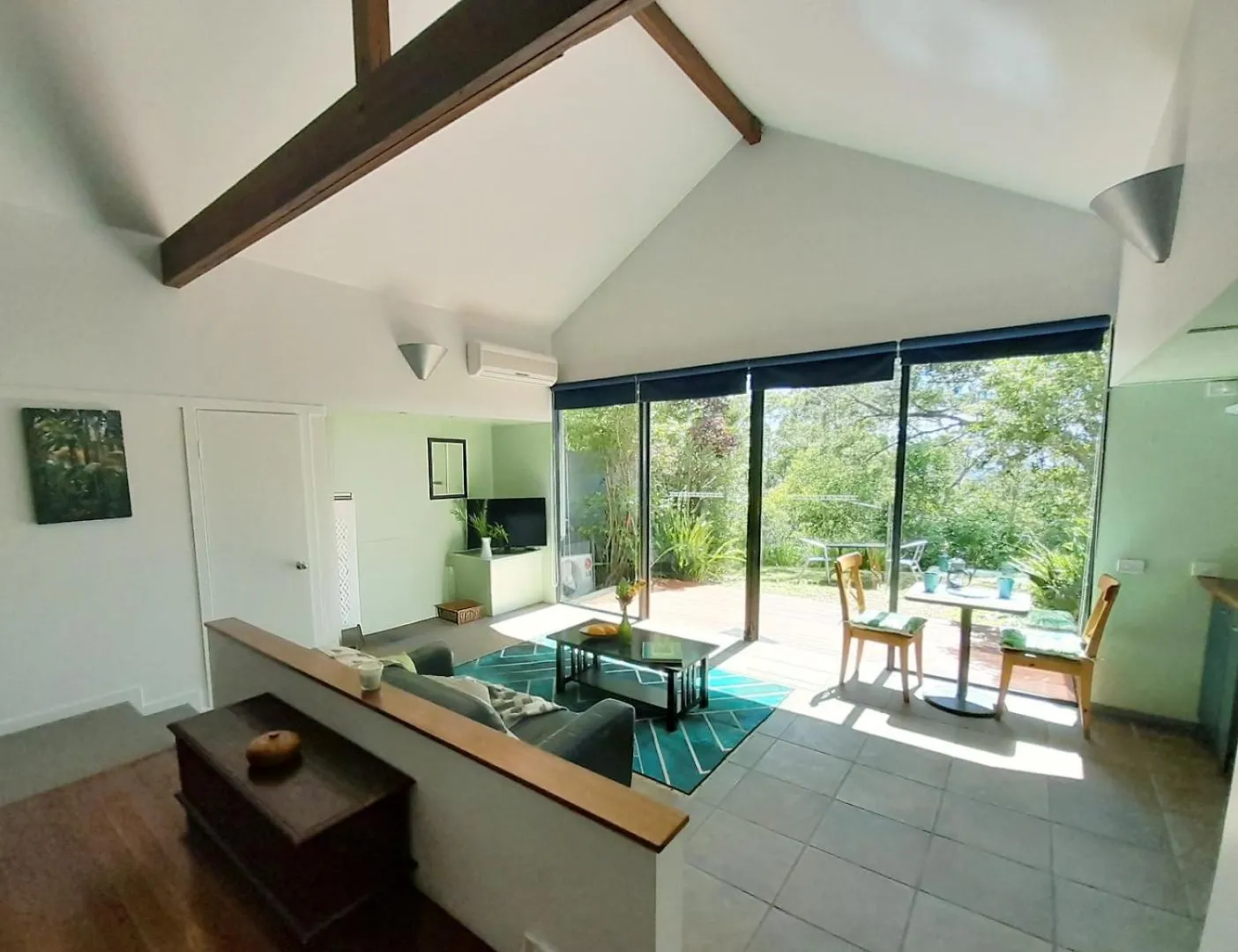 Sky Island Studios Mount Tamborine 0*,